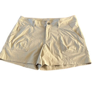 𝅺columbia women’s shorts, size 12